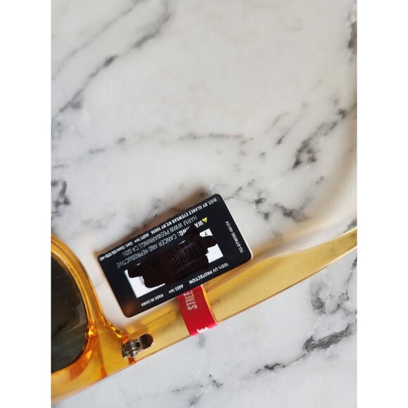 Yellow Streetwise Sunglasses With UV 400 Protection - Picture 4 of 4